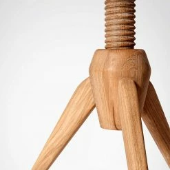 Design Holz Beistelltisch Drehbar - Julecas -Raik Shop design holz beistelltisch drehbar aus eiche hoehenverstellbar julecas 02