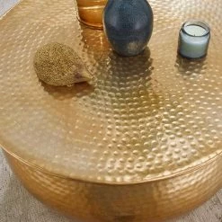 Runder Wohnzimmertisch In Goldfarben - Jusip -Raik Shop runder wohnzimmertisch in goldfarben lackiert aus aluminium jusip 02