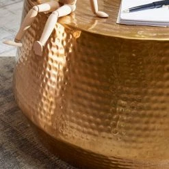 Zylinderform Sofatisch In Gold Lackiert - Dronja -Raik Shop zylinderform sofatisch in gold lackiert aus aluminium handgearbeitet dronja 04